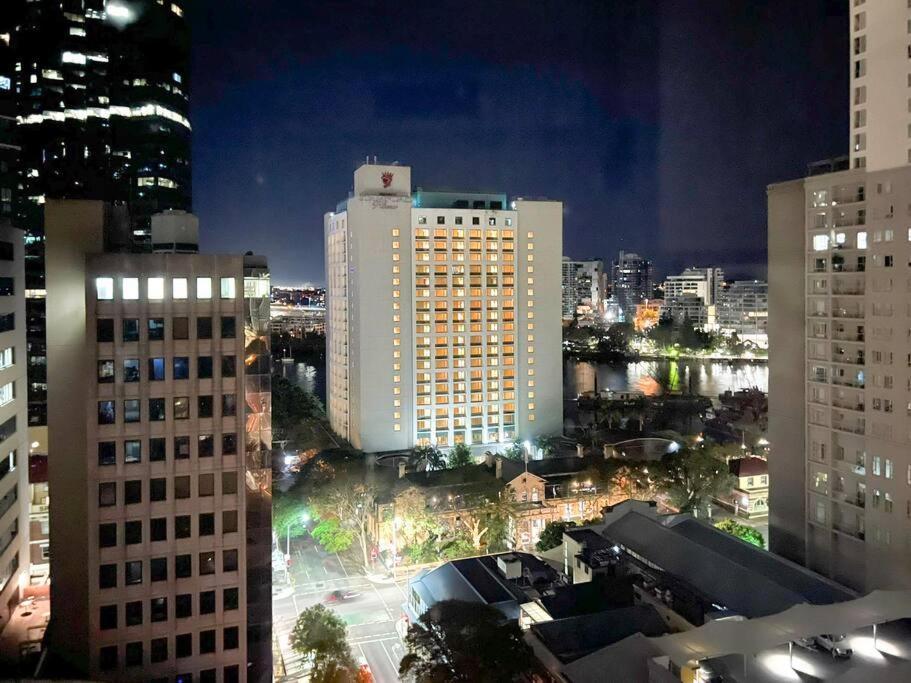 Amazing 2 Bedroom In Cbd! Brisbane Zewnętrze zdjęcie